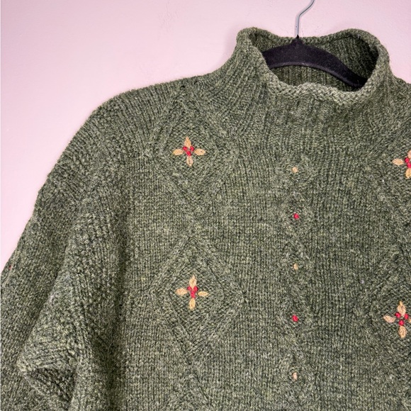 VTG Vintage L.L. Bean 100% wool cable sweater green floral S - Picture 3 of 10
